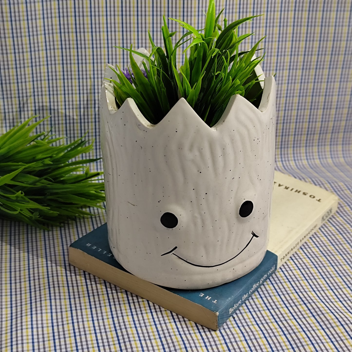 Happy Face Planter - White